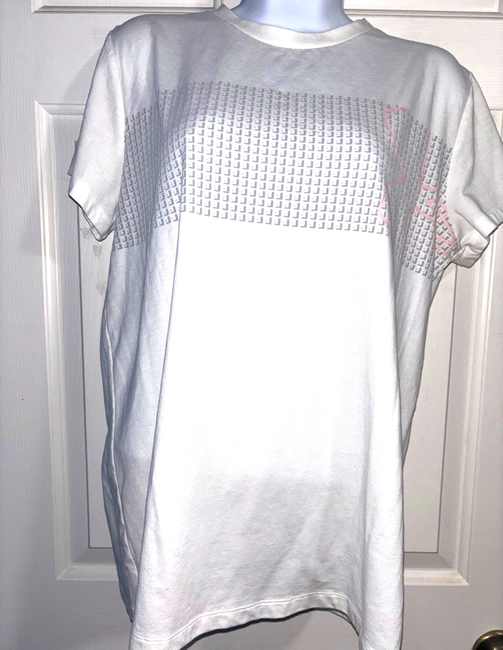 Under Armour The Classic Tee HeatGear Loose Fit White Shirt Top Women Large NWOT